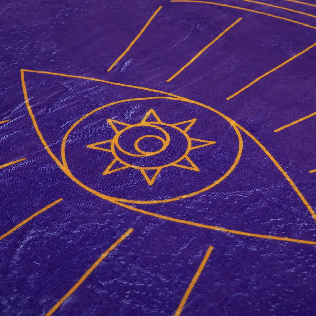 Critical Role Blanket>Oracle of the Moon Tarot Blanket